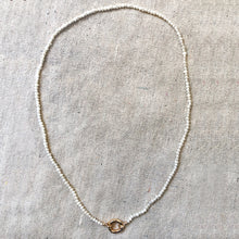 이미지를 갤러리 뷰어에 로드 , The Mini Pearl Necklace