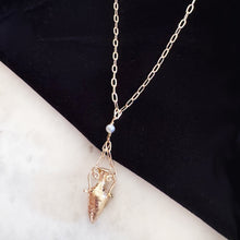 Charger l'image dans la galerie, The Aphrodite Vessel Necklace