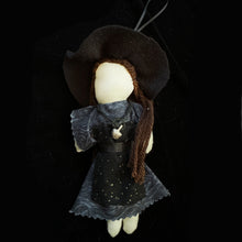 이미지를 갤러리 뷰어에 로드 , Witch Ornaments
