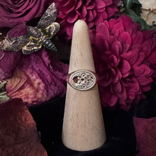 이미지를 갤러리 뷰어에 로드 , Memento Mori Signet Ring- Gold