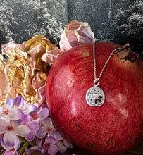 이미지를 갤러리 뷰어에 로드 , The Persephone Necklace