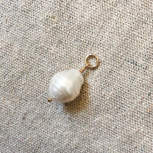 Cargar imagen en el visor de la galería, Baroque Pearl Charm