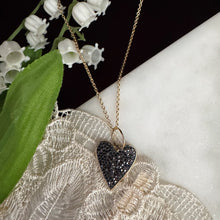 Cargar imagen en el visor de la galería, Black Pave Heart Necklace