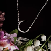 Load image into Gallery viewer, Crescent Moon Necklace