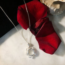 이미지를 갤러리 뷰어에 로드 , Lilith Keepsake Necklace - Silver