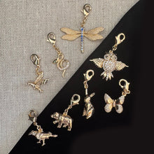 Charger l'image dans la galerie, The Altar Collection- Magical Animals