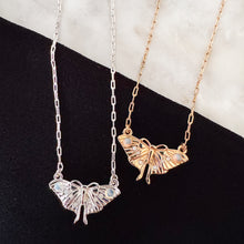 이미지를 갤러리 뷰어에 로드 , The Moon Moth Necklace