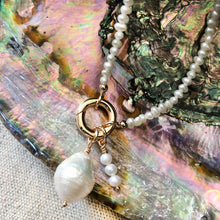 Cargar imagen en el visor de la galería, Baroque Pearl Charm