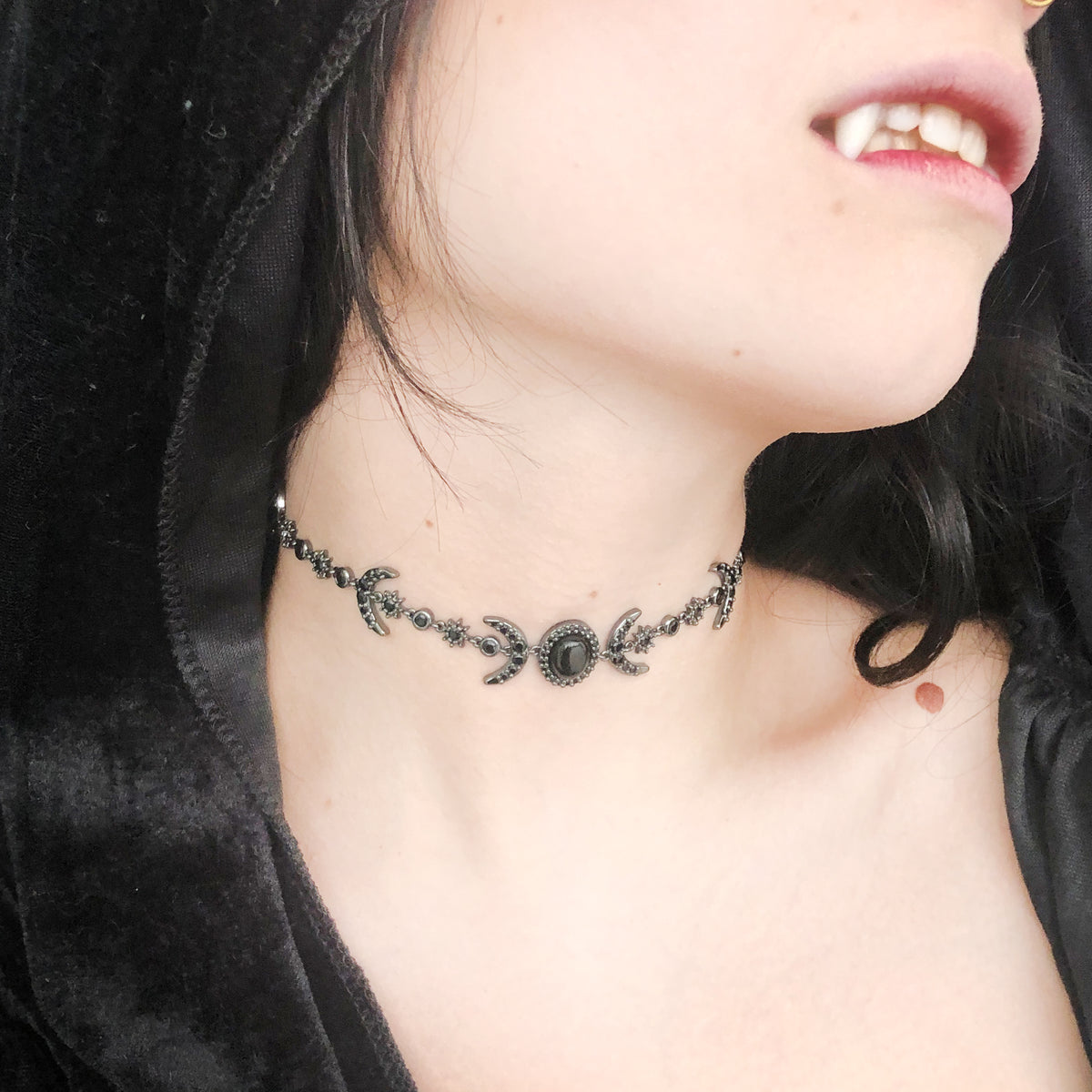 Vampire choker necklace discount