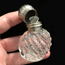 Cargar imagen en el visor de la galería, Antique Crystal and Sterling Silver bottle- Round