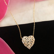 Cargar imagen en el visor de la galería, Baguette Heart Necklace