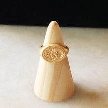 이미지를 갤러리 뷰어에 로드 , Memento Mori Signet Ring- Gold
