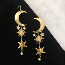 Cargar imagen en el visor de la galería, Celestial Drop Earrings