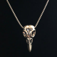 이미지를 갤러리 뷰어에 로드 , Raven's Skull Necklace