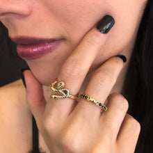 Load image into Gallery viewer, Medusa Snake Ring