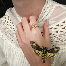 Load image into Gallery viewer, Medusa Snake Ring