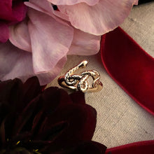 Load image into Gallery viewer, Medusa Snake Ring