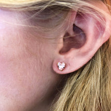 Charger l'image dans la galerie, Heart Stud Earrings - Fuchsia + Rose