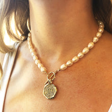 Load image into Gallery viewer, Templar Pearl Necklace