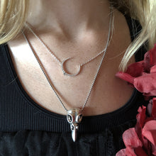 Load image into Gallery viewer, Crescent Moon Necklace