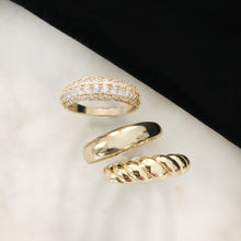 이미지를 갤러리 뷰어에 로드 , Set of three- Dome Rings in Gold