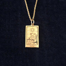 Load image into Gallery viewer, The Star Tarot charm with chain - gold
