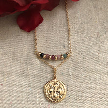 이미지를 갤러리 뷰어에 로드 , The Tudor Rose Necklace