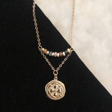 이미지를 갤러리 뷰어에 로드 , The Tudor Rose Necklace