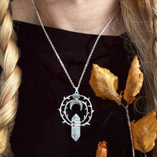 이미지를 갤러리 뷰어에 로드 , The Thorn Necklace
