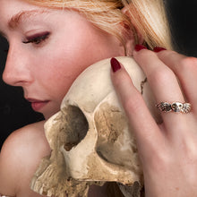 Load image into Gallery viewer, Memento Mori Grave Ring
