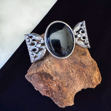 이미지를 갤러리 뷰어에 로드 , The Valhalla Cuff Bracelet
