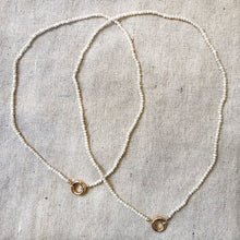 Charger l&#39;image dans la galerie, The Mini Pearl Necklace
