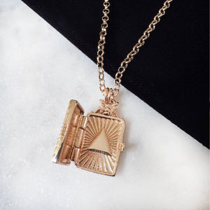 The Oracle Locket