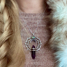 이미지를 갤러리 뷰어에 로드 , The Thorn Necklace
