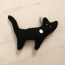 Cargar imagen en el visor de la galería, Black Cat
