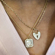 Cargar imagen en el visor de la galería, Mother of Pearl Heart Charm Necklace
