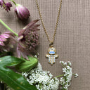 Hamsa Charm en una cadena de 16 "