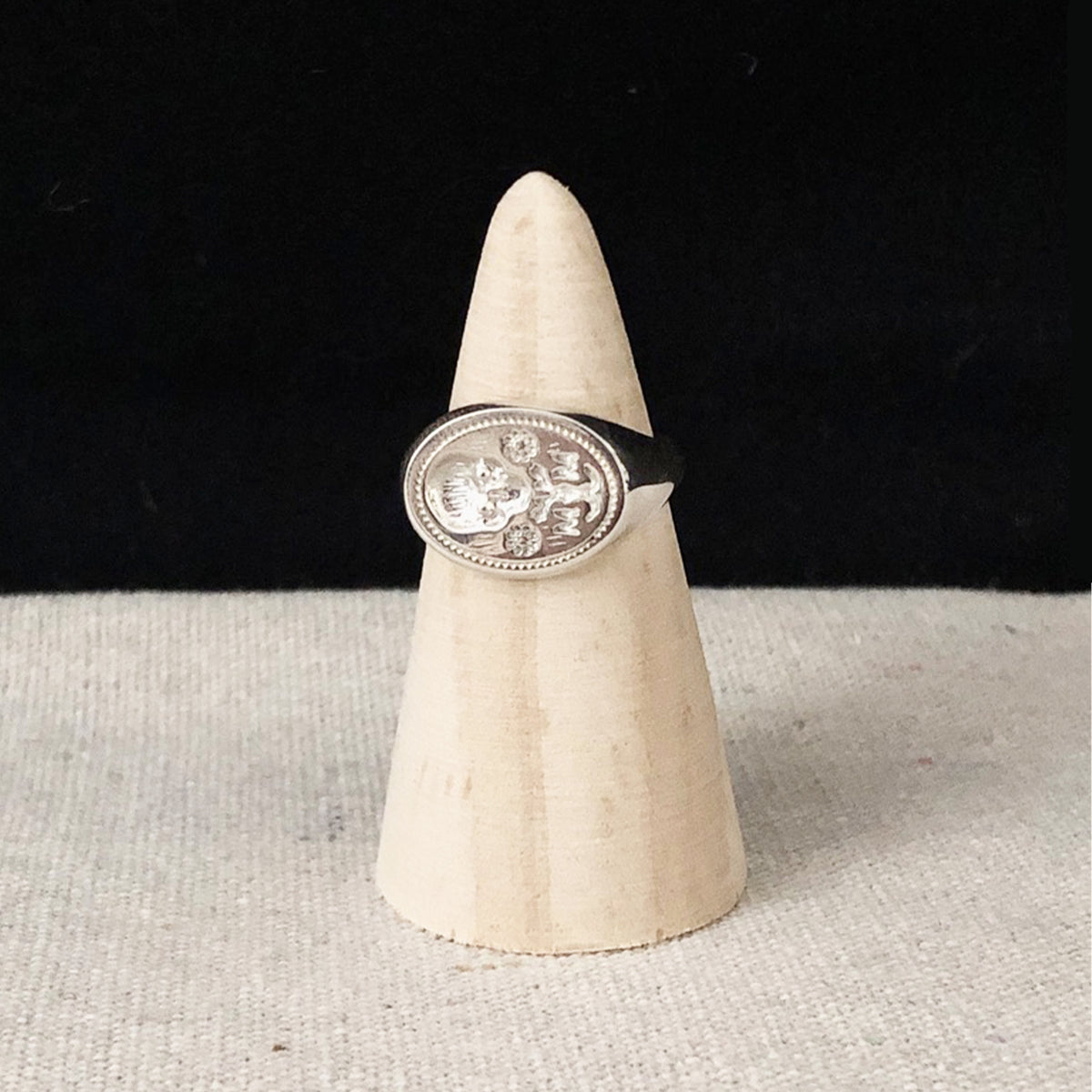 Memento Mori Signet Ring - Silver – Mementomoridesignsnyc